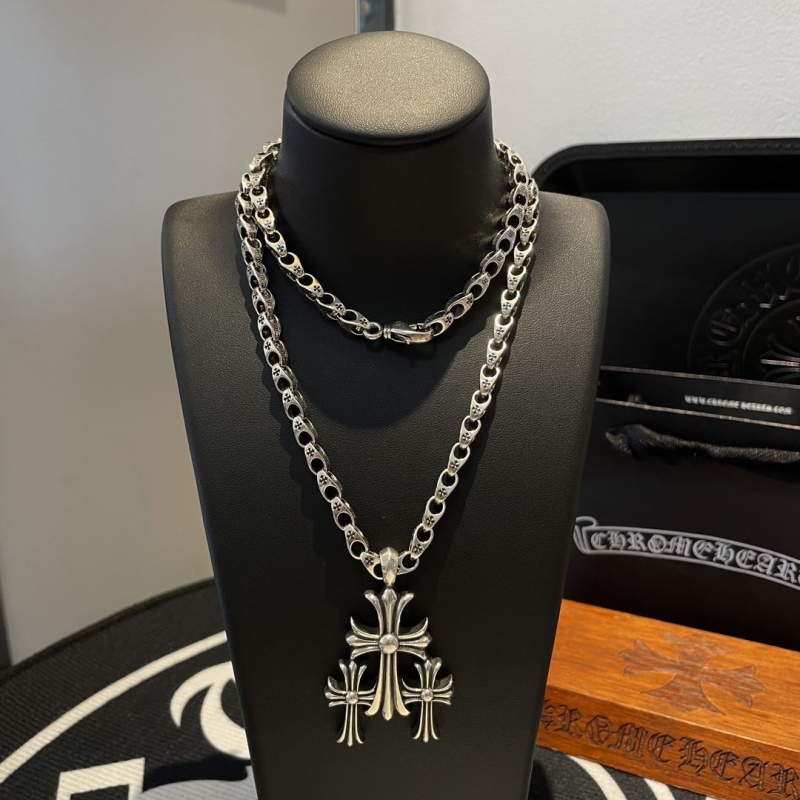 Ch*0me He**ts necklaces